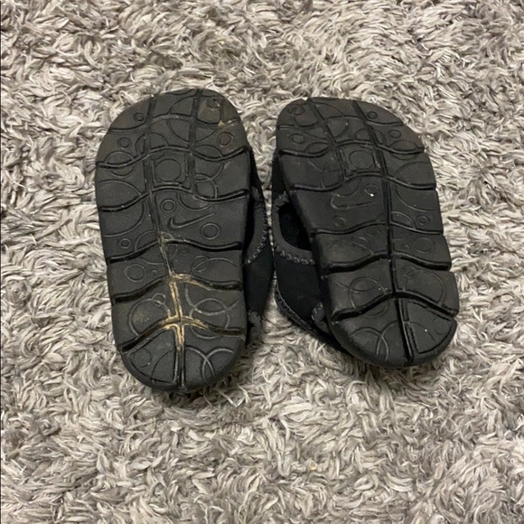 Baby Nike sandals - Picture 2 of 3